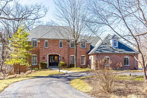 609 Old Hickory Ln, Libertyville, IL 60048