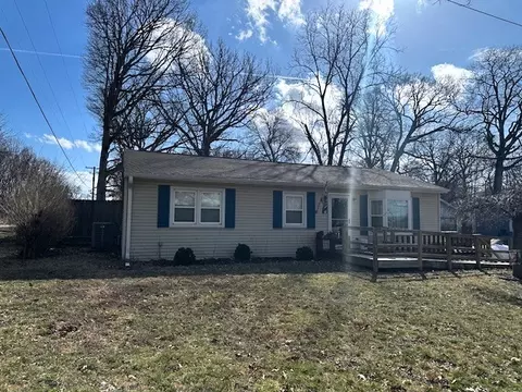 1109 Timber Dr, Mahomet, IL 61853
