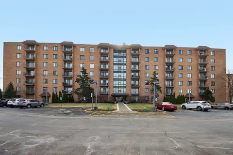 1727 W Crystal Ln #311, Mount Prospect, IL 60056