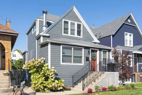3834 N Drake Ave, Chicago, IL 60618