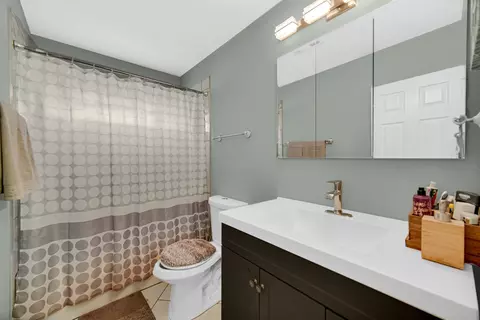 Bath - 16145 Hermitage Ave, Markham, IL 60428 photo 1 of 1
