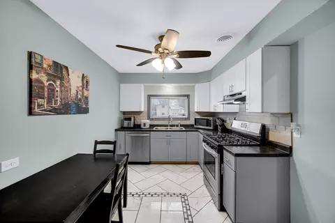 Kitchen - 16145 Hermitage Ave, Markham, IL 60428 photo 2 of 3