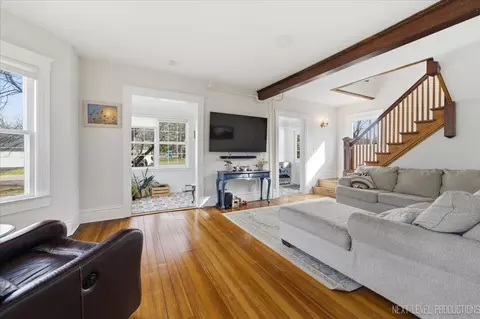 Living - 622 Spring St, Batavia, IL 60510 photo 3 of 3