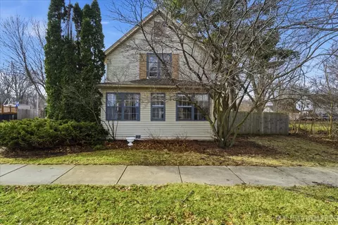 Exterior - 622 Spring St, Batavia, IL 60510 photo 1 of 7