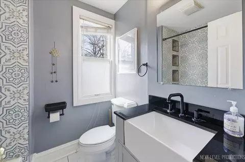 Bath - 622 Spring St, Batavia, IL 60510 photo 1 of 2