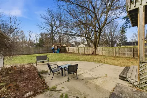 Exterior - 622 Spring St, Batavia, IL 60510 photo 3 of 7