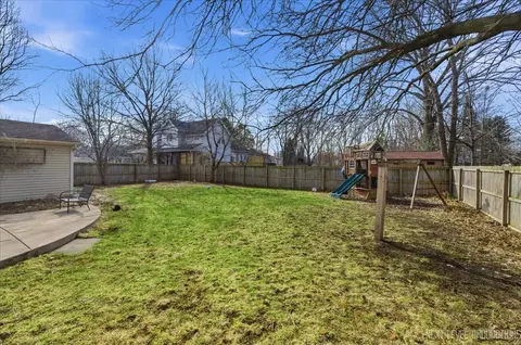 Exterior - 622 Spring St, Batavia, IL 60510 photo 4 of 7