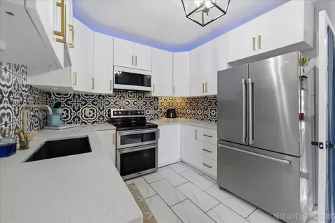 Kitchen - 622 Spring St, Batavia, IL 60510 photo 1 of 2