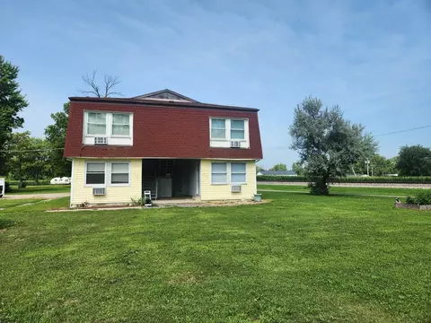 201-203 S Maple St, Toluca, IL 61369