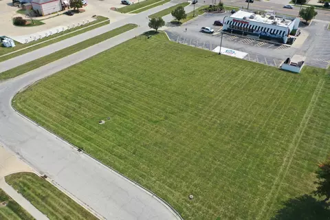 1703 Sugar Creek Blvd, Normal, IL 61761