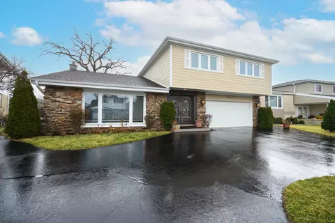 9833 N Lauren Ln, Niles, IL 60714