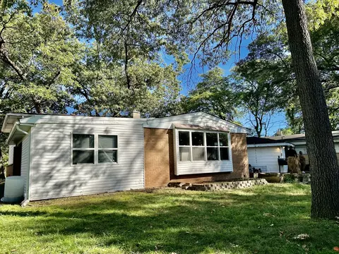 17308 Forestway Dr, East Hazel Crest, IL 60429