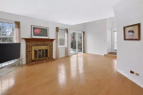 Living - 217 New Bridge Ct, Palatine, IL 60067 photo 1 of 2