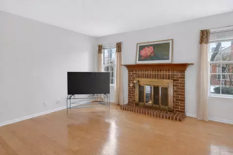 Living - 217 New Bridge Ct, Palatine, IL 60067 photo 2 of 2