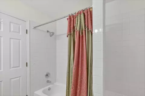 Bath - 217 New Bridge Ct, Palatine, IL 60067 photo 5 of 5
