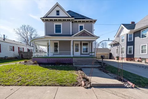 709 N Center St, Clinton, IL 61727
