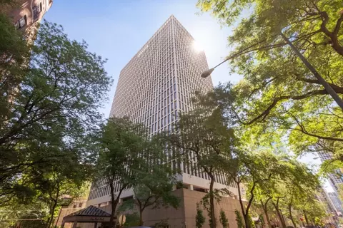 1 E Scott St #2002, Chicago, IL 60610