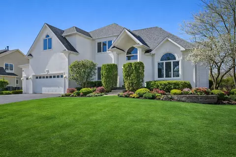 841 Black Walnut Dr, Sugar Grove, IL 60554