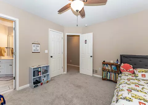 Bedroom - 3305 11th St, Moline, IL 61265 photo 10 of 10