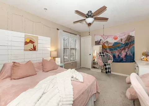 Bedroom - 3305 11th St, Moline, IL 61265 photo 7 of 10