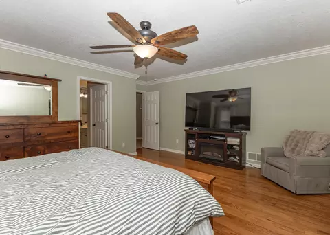 Bedroom - 3305 11th St, Moline, IL 61265 photo 4 of 10