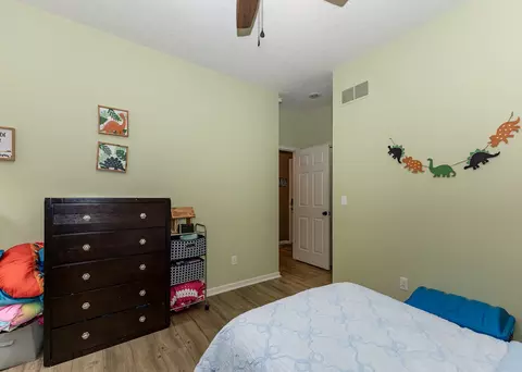 Bedroom - 3305 11th St, Moline, IL 61265 photo 2 of 10