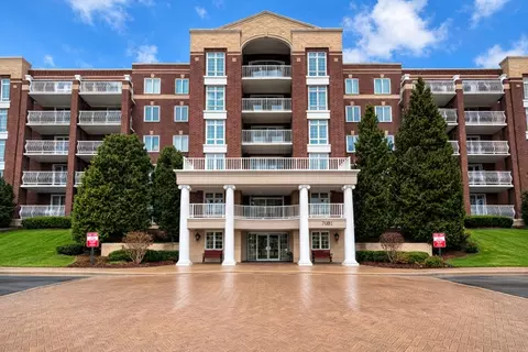 7081 W Touhy Ave #410, Niles, IL 60714