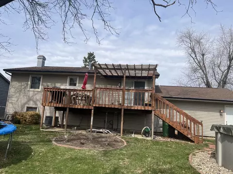 Exterior - 109 Suelynn Dr, Normal, IL 61761 photo 9 of 10