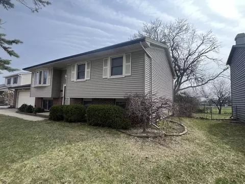 Exterior - 109 Suelynn Dr, Normal, IL 61761 photo 3 of 10