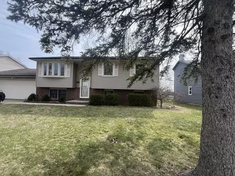 Exterior - 109 Suelynn Dr, Normal, IL 61761 photo 4 of 10