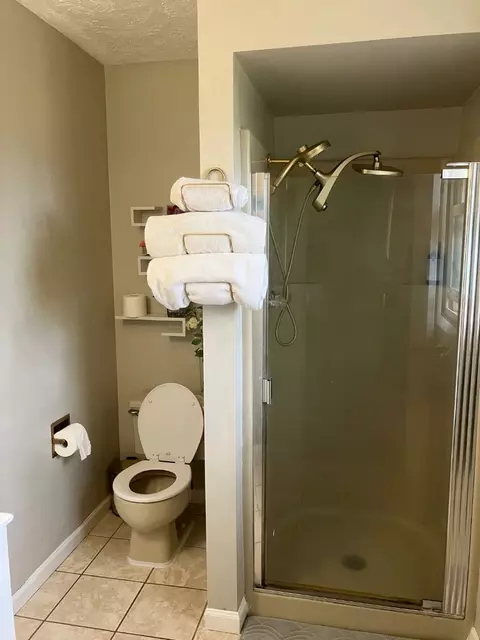 Bath - 109 Suelynn Dr, Normal, IL 61761 photo 2 of 10