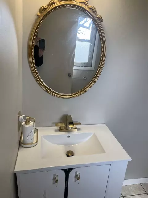 Bath - 109 Suelynn Dr, Normal, IL 61761 photo 1 of 10