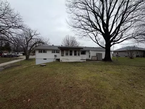 Exterior - 5563 Stone Rd, Clinton, IL 61727 photo 8 of 10