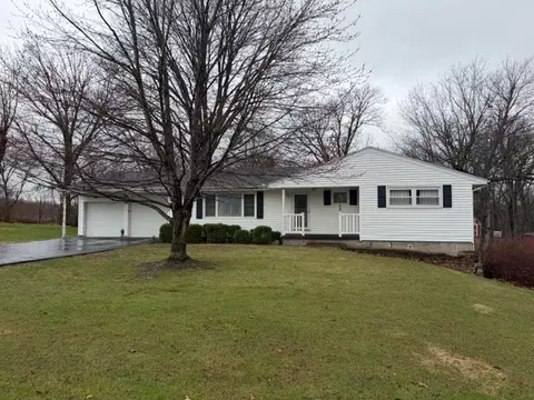 5563 Stone Rd, Clinton, IL 61727