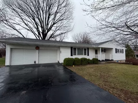 Exterior - 5563 Stone Rd, Clinton, IL 61727 photo 2 of 10