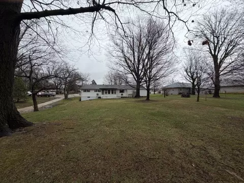 Exterior - 5563 Stone Rd, Clinton, IL 61727 photo 7 of 10