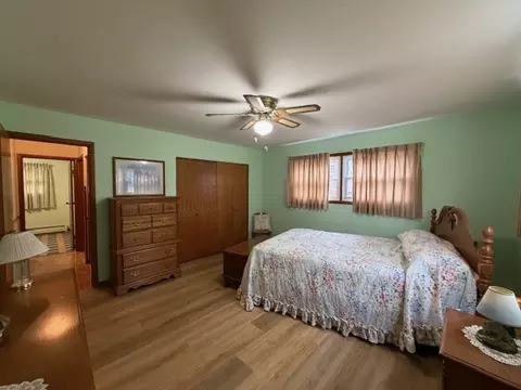 Bedroom - 5563 Stone Rd, Clinton, IL 61727 photo 2 of 4