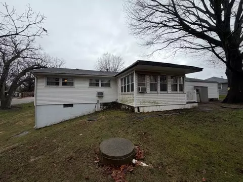 Exterior - 5563 Stone Rd, Clinton, IL 61727 photo 9 of 10