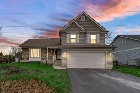 90 Copperwood Dr, Buffalo Grove, IL 60089