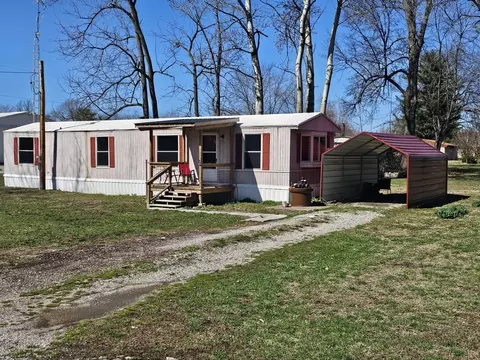 190 W Fifth St, Bonnie, IL 62816