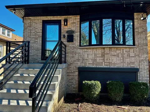 1325 Scoville Ave, Berwyn, IL 60402