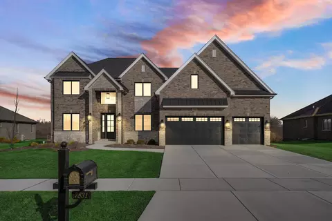 7831 Northwoods Dr, Frankfort, IL 60423