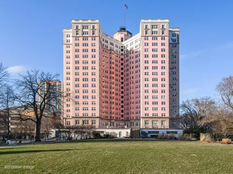 5555 N Sheridan Rd #1717, Chicago, IL 60640
