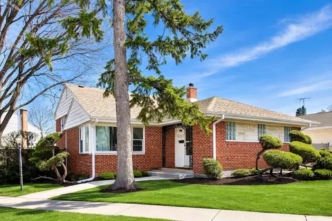 5237 Conrad St, Skokie, IL 60077