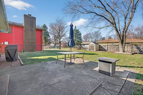 Exterior - 14 Devonshire Cir, Elgin, IL 60123 photo 2 of 3