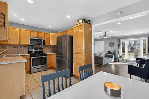 Other - 14 Devonshire Cir, Elgin, IL 60123 photo 2 of 7
