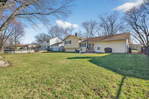 Exterior - 14 Devonshire Cir, Elgin, IL 60123 photo 3 of 3