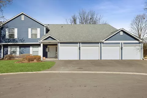 2245 Petworth Ct #202C, Naperville, IL 60565