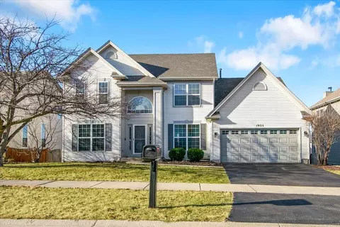1935 Chesterfield Ln, Aurora, IL 60503