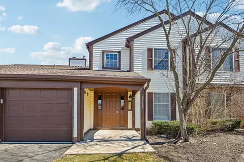 2132 Berkley Ct #202B, Naperville, IL 60565